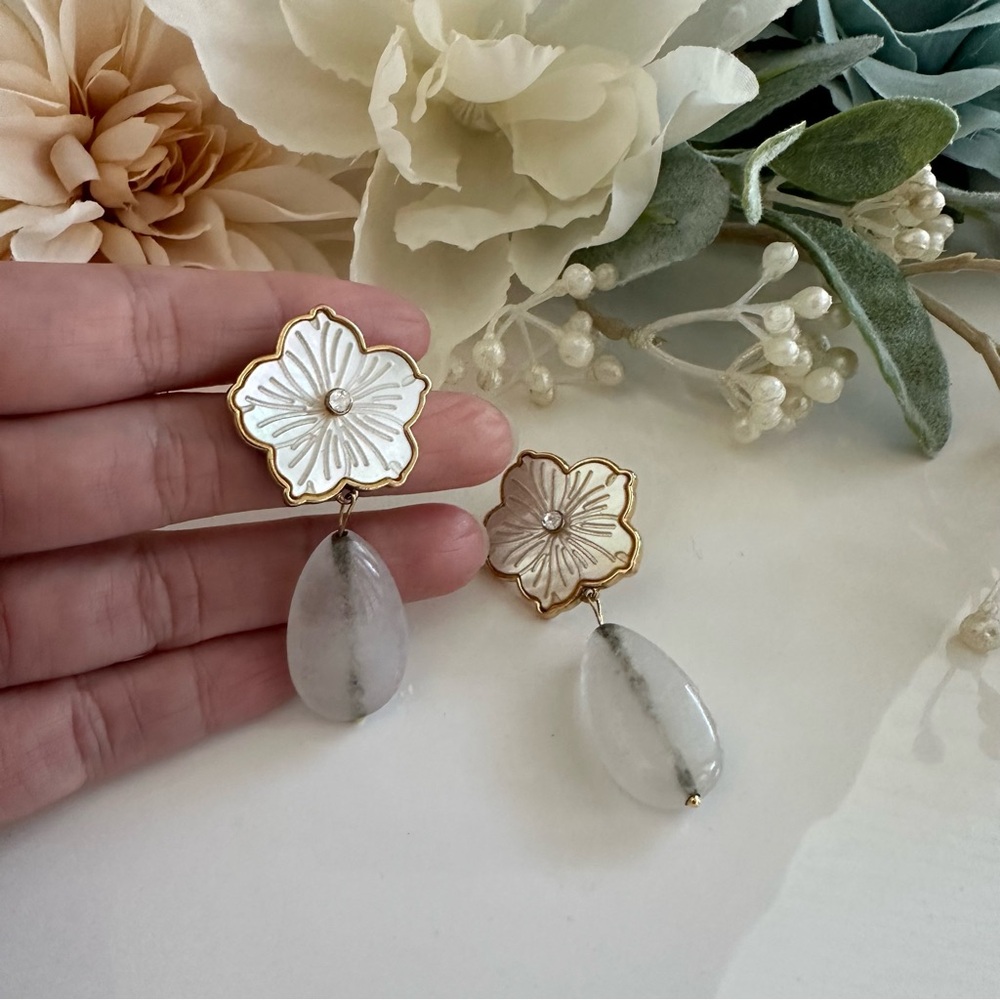Mignonne Gavigan White Paloma Drop Earrings - Picture 10 of 12
